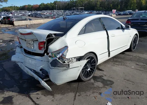 2012 Mercedes-Benz E 350 z USA, uszkodzony, nr VIN WDDKJ5KB2CF171616